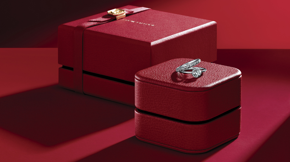 <p>致力于提升股东回报</p>
